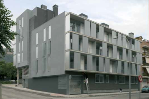 31 habitatges amb protecció, locals, aparcament i trasters al C / Prat de la Riba, Pallejà