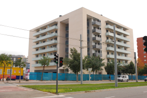 84 habitatges, local, aparcaments i trasters a Cornellà de Llobregat