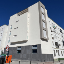 ALOJAMIENTOS TRANSITORIOS EN EDIFICIO ENERGÉTICAMENTE EFICIENTE Y REGENERACIÓN URBANA DESTINADOS A PERSONAS SIN HOGAR O SITUACIÓN DE VULNERABILIDAD EN DESARROLLO DE PROGRAMAS DE INTERVENCIÓN SOCIAL
