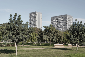 184 VIVIENDAS PROTEGIDAS EN EDIFICACIÓN SOSTENIBLE · LA TORRE (VALÈNCIA)  Un hito de resiliencia: habitar la frontera entre la ciudad y la huerta